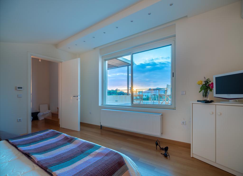 Legrena Beach Villa Сунион Экстерьер фото