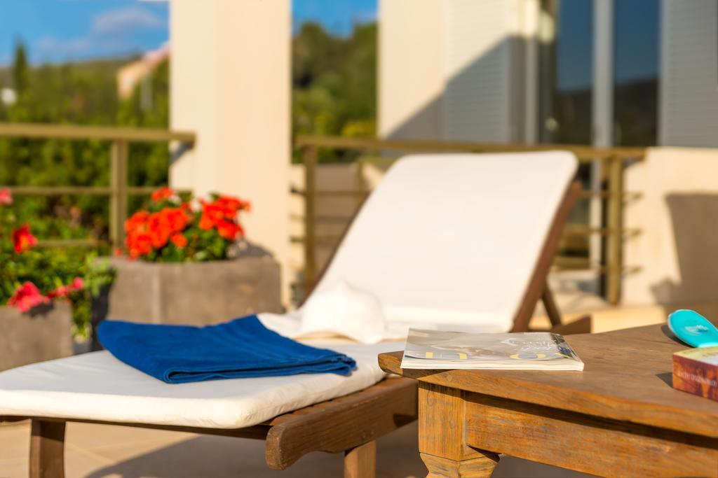Legrena Beach Villa Сунион Экстерьер фото