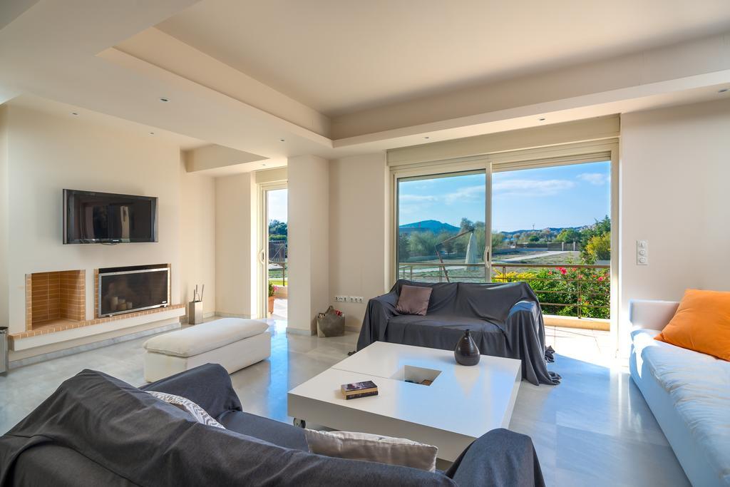 Legrena Beach Villa Сунион Экстерьер фото